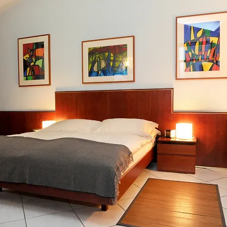 Milan 4*