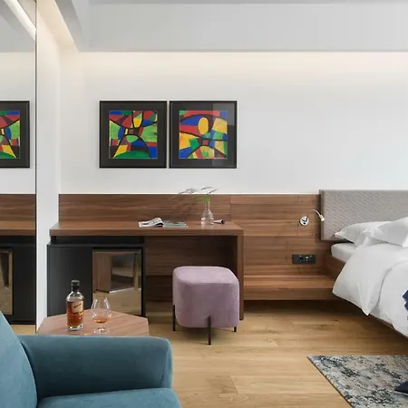 Milan Hotell 4*